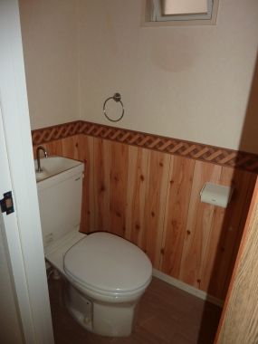 【トイレ】　写真は別の部屋のものになります。